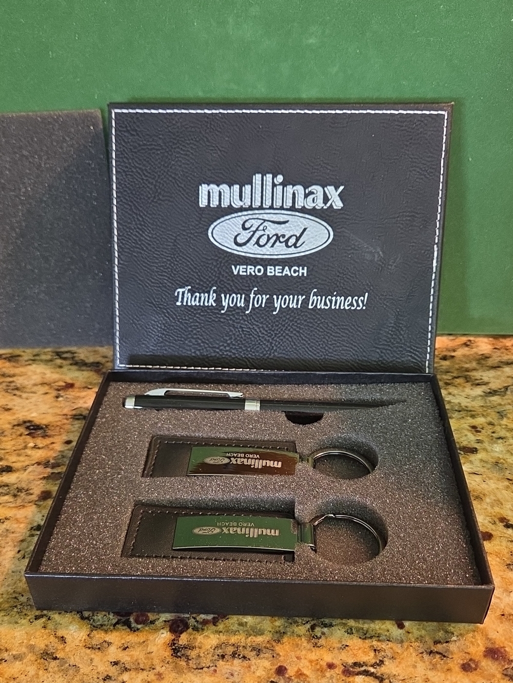 Ford Black & Green Leatherette Keychain and Pen Gift Set